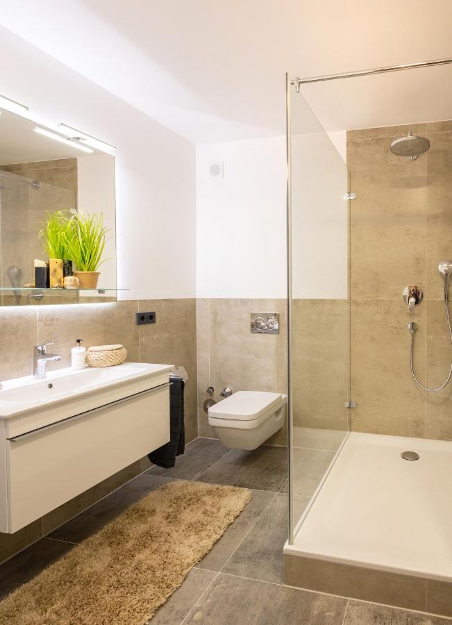 Sweethome - Luxus Pur - Grosse Kueche, 2 Baeder, 2 Terrassen Ottobrunn Luaran gambar