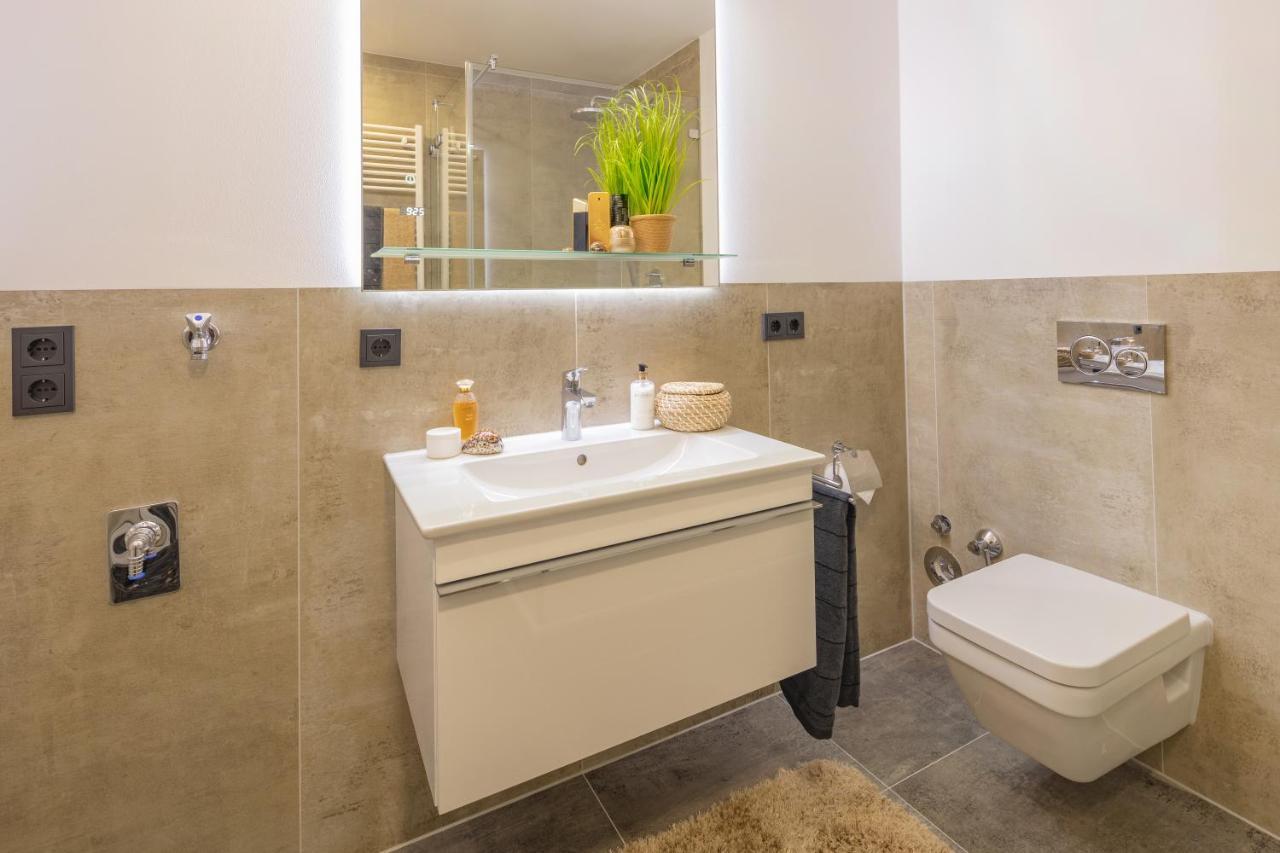 Sweethome - Luxus Pur - Grosse Kueche, 2 Baeder, 2 Terrassen Ottobrunn Luaran gambar