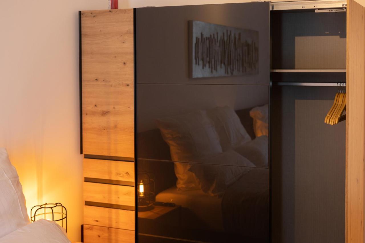 Sweethome - Luxus Pur - Grosse Kueche, 2 Baeder, 2 Terrassen Ottobrunn Luaran gambar